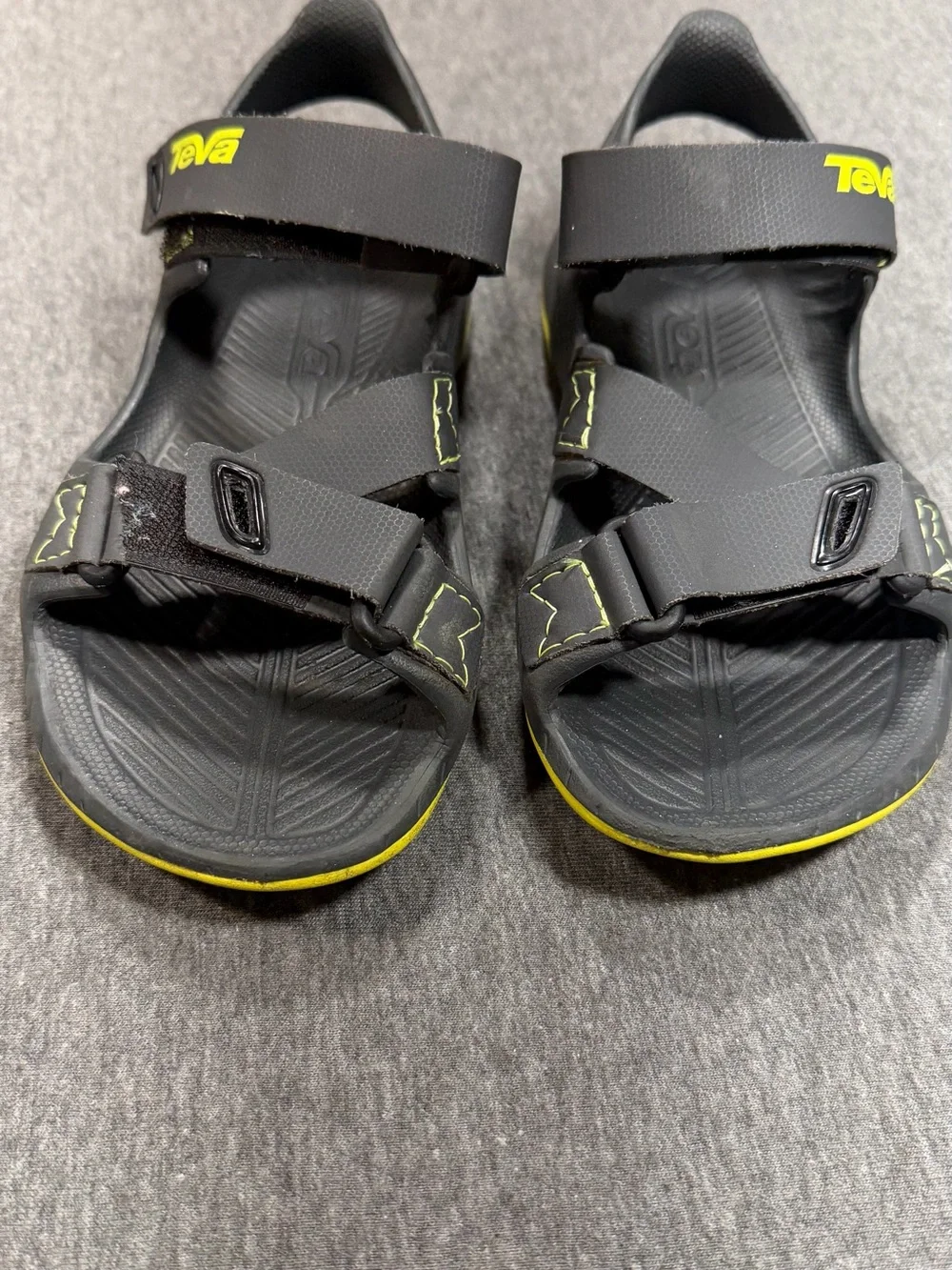 Teva Barracuda Sandals Kids/Youth Size 1 Waterproof Hiking Strappy Sandals